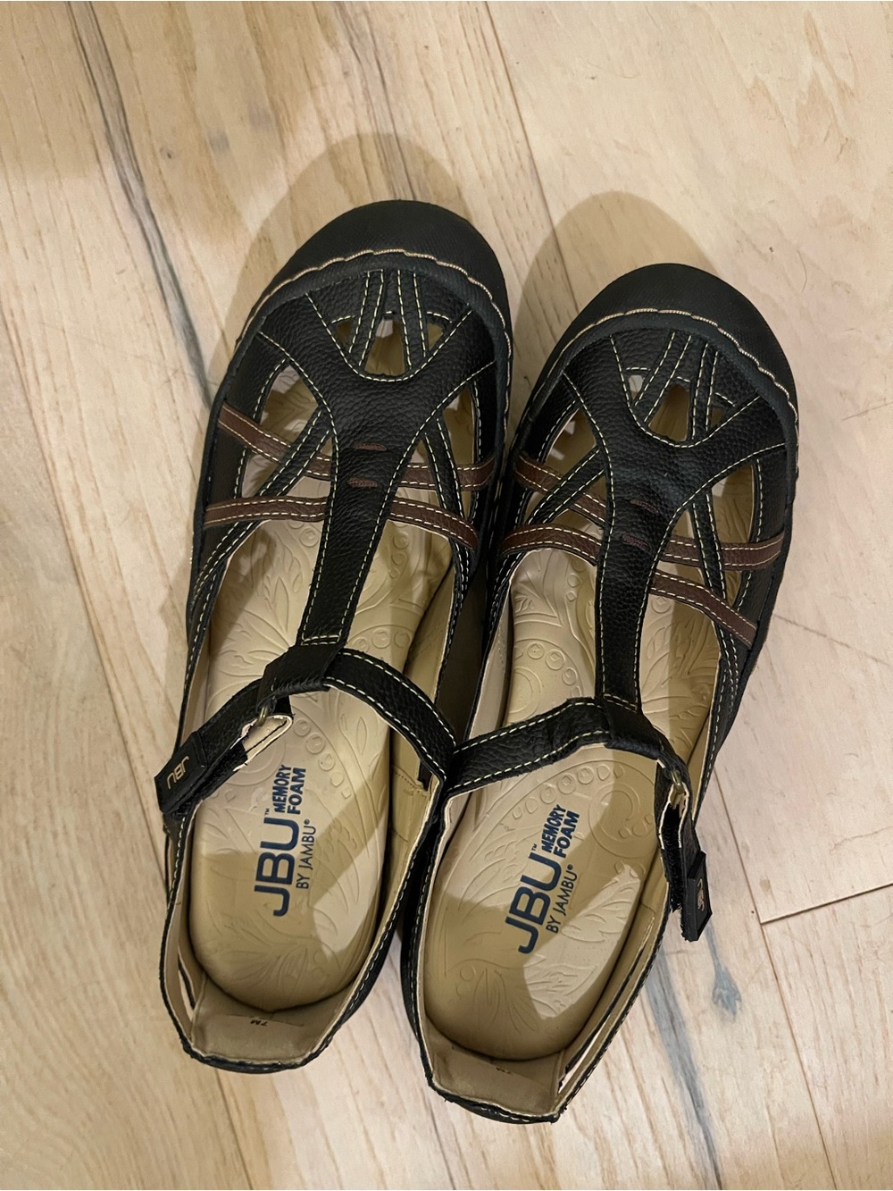 JBU Black and Brown Women's Closed-Toe Comfort Flats size 7